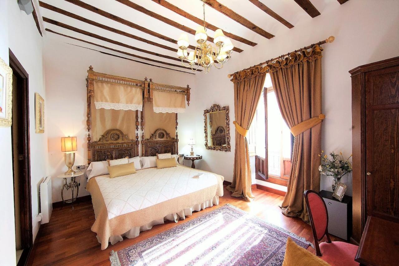 Hotel Boutique Nueve Leyendas 우베다 외부 사진