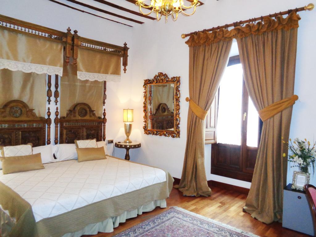 Hotel Boutique Nueve Leyendas 우베다 외부 사진