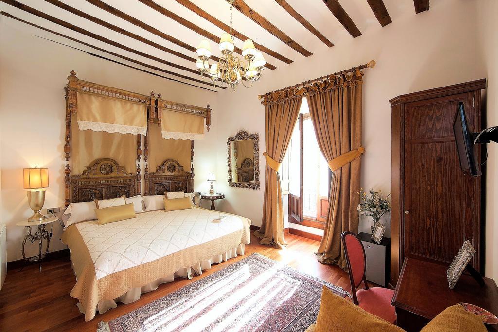 Hotel Boutique Nueve Leyendas 우베다 외부 사진