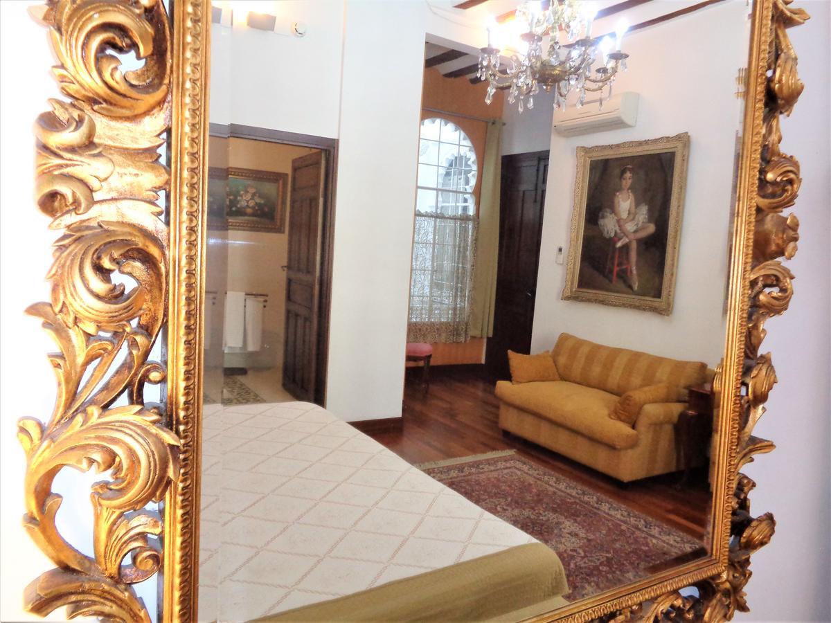 Hotel Boutique Nueve Leyendas 우베다 외부 사진