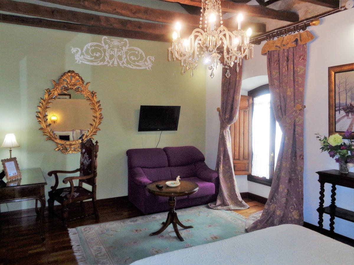 Hotel Boutique Nueve Leyendas 우베다 외부 사진